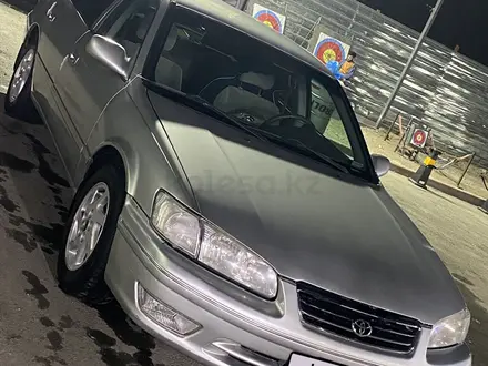 Toyota Camry 2001 года за 3 500 000 тг. в Алматы – фото 2