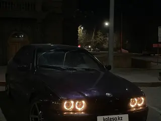 BMW 528