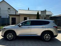 Hyundai Santa Fe 2019 года за 13 200 000 тг. в Алматы