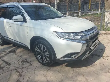 Mitsubishi Outlander 2019 года за 13 000 000 тг. в Шымкент – фото 15