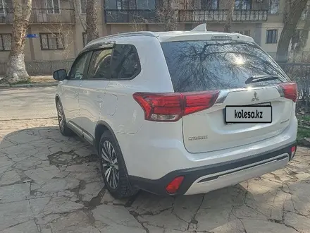 Mitsubishi Outlander 2019 года за 13 000 000 тг. в Шымкент – фото 16