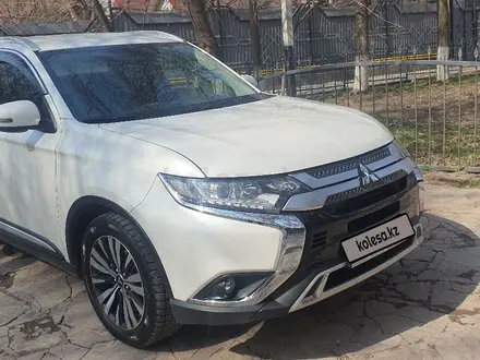 Mitsubishi Outlander 2019 года за 13 000 000 тг. в Шымкент – фото 22