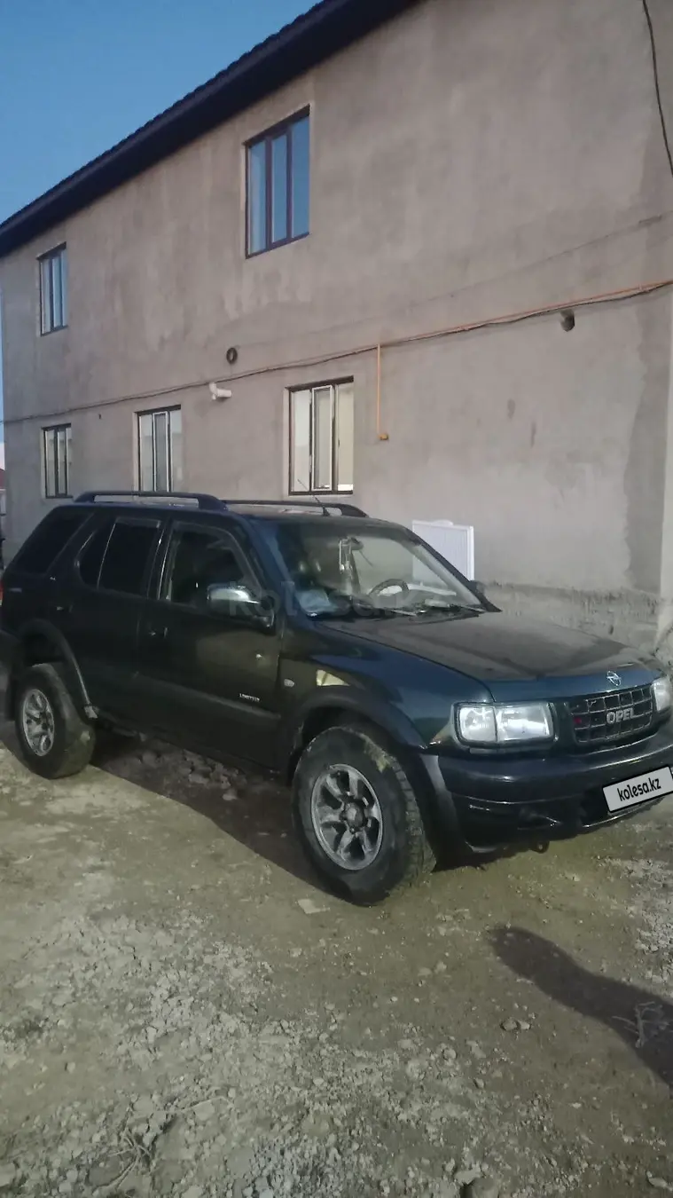 Opel Frontera, 2001