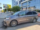 Toyota Sienna 2018 года за 14 200 000 тг. в Атырау – фото 3