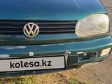 Volkswagen Golf 1997 года за 1 300 000 тг. в Семей – фото 3