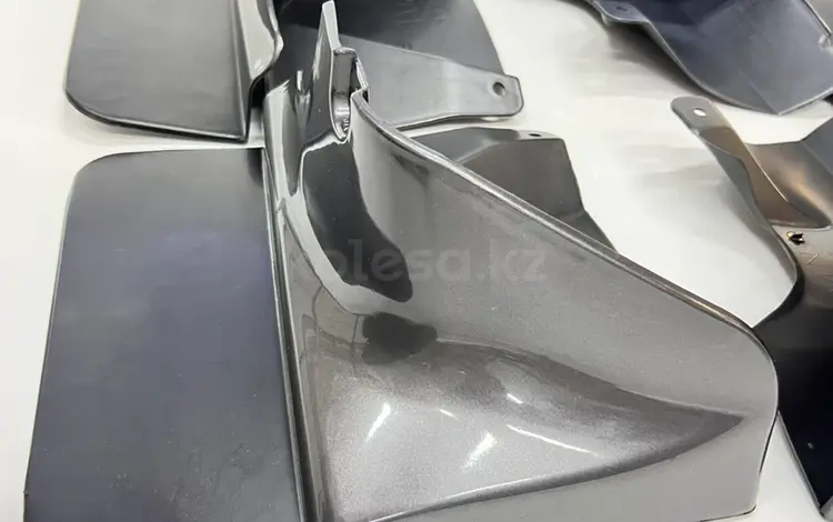 Крашенные брызговики за 14 000 тг. в Алматы