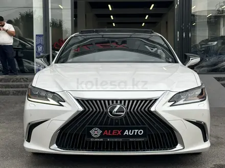 Lexus ES 350 2020 года за 23 500 000 тг. в Шымкент – фото 2