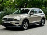 Volkswagen Tiguan 2018 годаfor11 800 000 тг. в Алматы