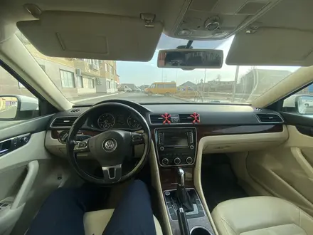 Volkswagen Passat 2013 года за 5 300 000 тг. в Атырау – фото 6