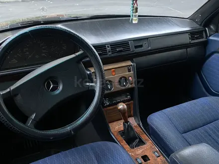 Mercedes-Benz E 200 1992 года за 1 450 000 тг. в Астана – фото 6