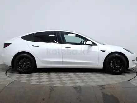 Tesla Model 3 2019 года за 7 990 000 тг. в Астана – фото 4