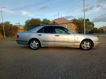 Mercedes-Benz E 230 1996 года за 2 700 000 тг. в Сатпаев – фото 2