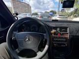 Mercedes-Benz C 200 1998 года за 2 590 000 тг. в Актобе – фото 2