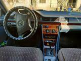Mercedes-Benz E 220 1993 года за 2 100 000 тг. в Актау – фото 5