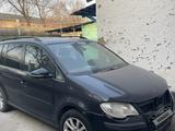 Volkswagen Touran 2007 года за 3 000 000 тг. в Алматы