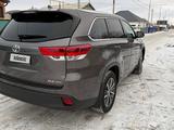 Toyota Highlander 2017 года за 12 000 000 тг. в Атырау – фото 4