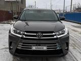 Toyota Highlander 2017 года за 12 000 000 тг. в Атырау