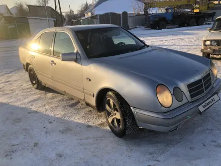 Mercedes-Benz E 230 1996 года за 1 700 000 тг. в Мерке – фото 2