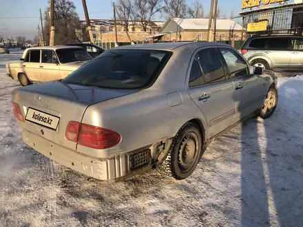 Mercedes-Benz E 230 1996 года за 1 700 000 тг. в Мерке – фото 3