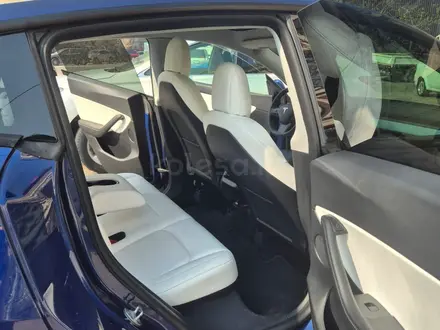 Tesla Model Y 2021 года за 12 900 000 тг. в Алматы – фото 9