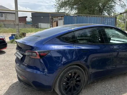 Tesla Model Y 2021 года за 12 900 000 тг. в Алматы – фото 3