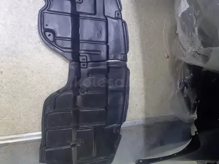 Дефлектор радиатора Тойота Хайландер за 15 000 тг. в Алматы – фото 5