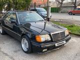 Mercedes-Benz E 200 1993 года за 2 450 000 тг. в Шымкент