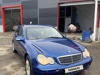 Mercedes-Benz C 180 2003 года за 2 700 000 тг. в Астана