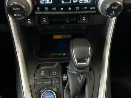 Toyota RAV4 Luxe 2025 года за 21 220 000 тг. в Алматы – фото 21