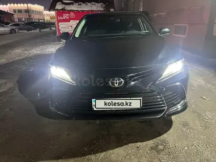 Toyota Camry 2023 года за 15 500 000 тг. в Астана – фото 2