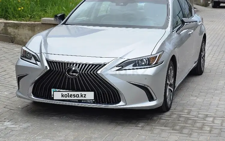 Lexus ES 250 2021 годаүшін23 000 000 тг. в Алматы