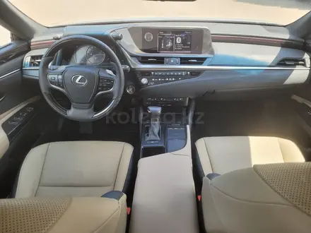 Lexus ES 250 2021 года за 22 000 000 тг. в Алматы – фото 7