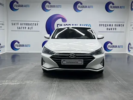 Hyundai Elantra 2019 года за 8 670 000 тг. в Астана – фото 2