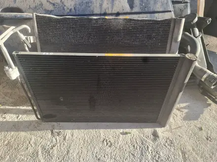 Радиатор кондиционера на бмв е60 bmw e60 за 20 000 тг. в Алматы