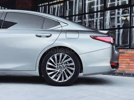 Lexus ES 300h 2020 года за 18 500 000 тг. в Астана – фото 10