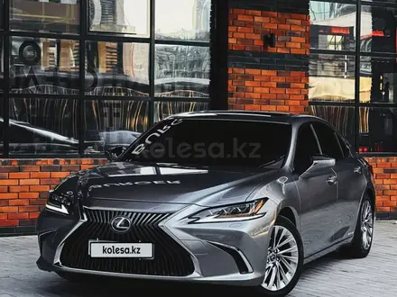 Lexus ES 300h 2020 года за 18 500 000 тг. в Астана