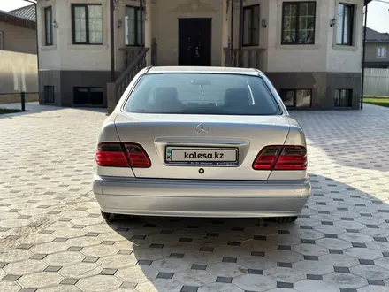 Mercedes-Benz E 320 2000 года за 5 600 000 тг. в Алматы – фото 5