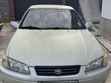 Toyota Camry 2000 годаүшін3 200 000 тг. в Алматы