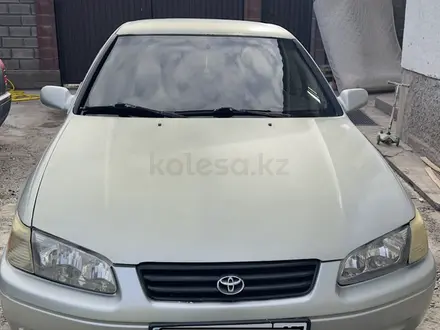 Toyota Camry 2000 года за 3 200 000 тг. в Алматы