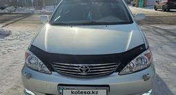 Toyota Camry 2003 годаfor5 650 000 тг. в Актобе
