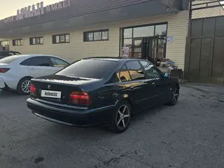 BMW 528