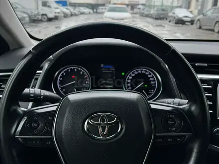 Toyota Camry 2019 года за 13 750 000 тг. в Алматы – фото 5