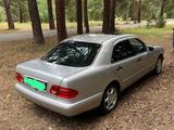 Mercedes-Benz E 230 1997 годаүшін2 200 000 тг. в Караганда – фото 2