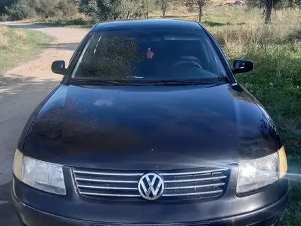 Volkswagen Passat 1997 года за 2 100 000 тг. в Алтай – фото 3