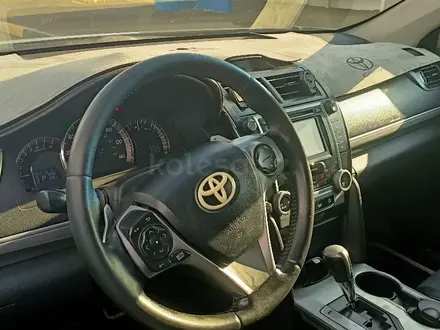 Toyota Camry 2014 года за 7 300 000 тг. в Актобе