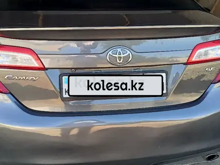 Toyota Camry 2014 года за 7 300 000 тг. в Актобе – фото 5