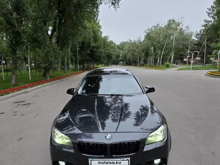 BMW 528 2015 года за 10 800 000 тг. в Алматы