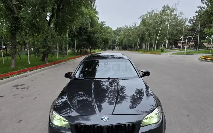 BMW 528 2015 года за 10 800 000 тг. в Алматы