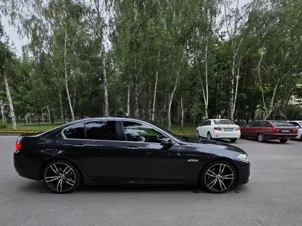 BMW 528 2015 года за 10 800 000 тг. в Алматы – фото 2