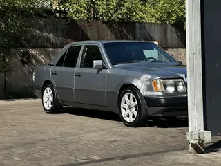 Mercedes-Benz E 260